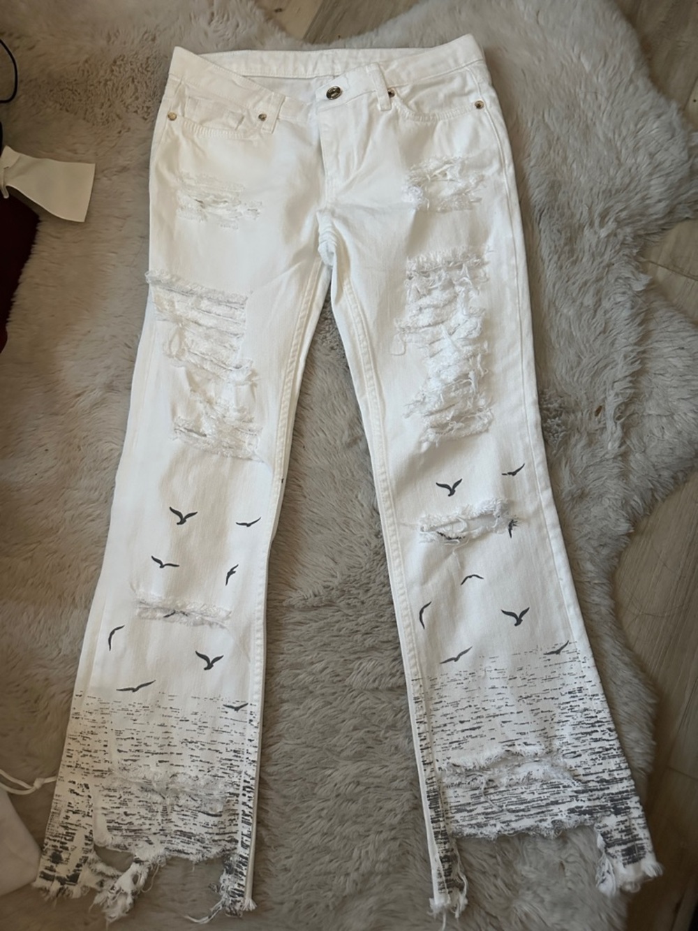 NWT LIU•JO White Distressed Flare Jeans with Seagull Print